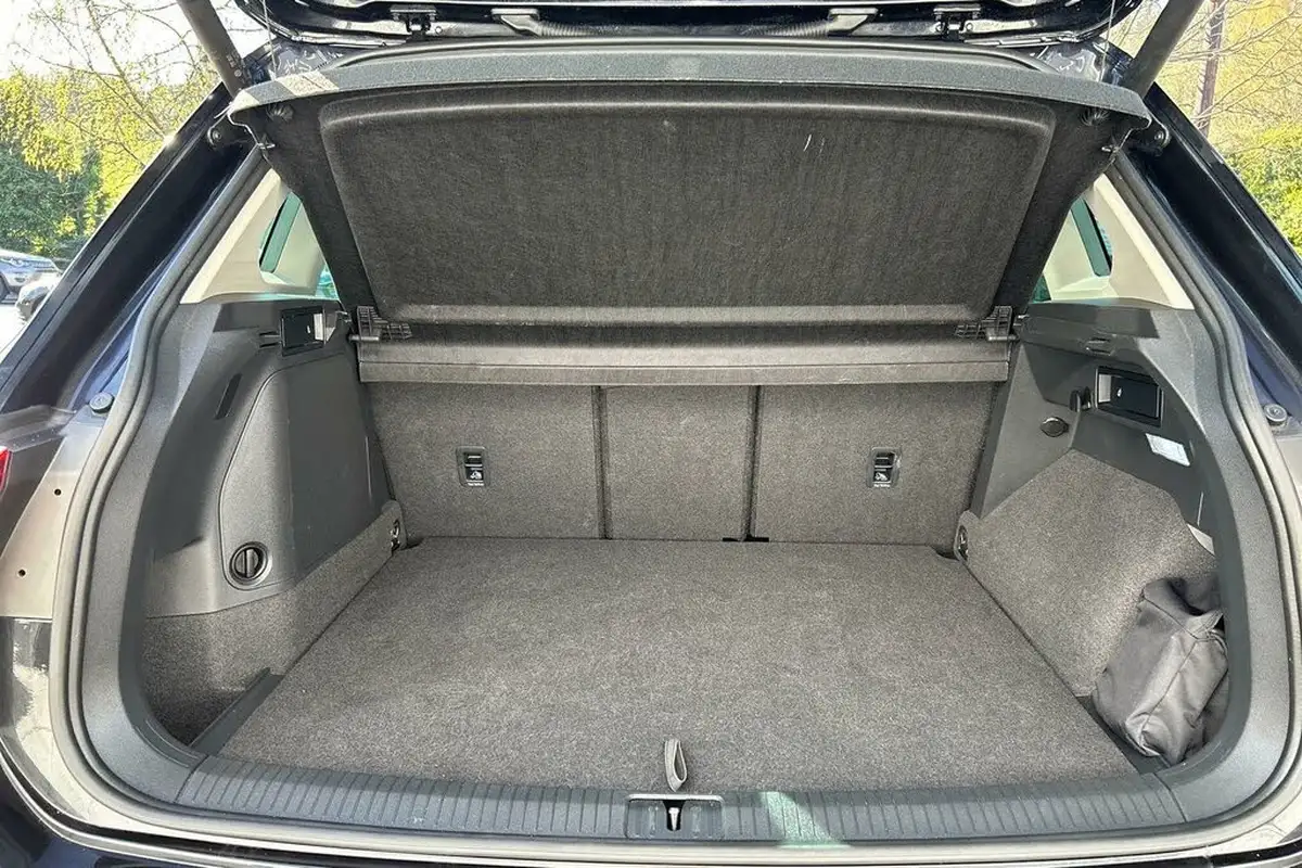 2023-volkswagen-tiguan-14-tsi-elegance-big-18