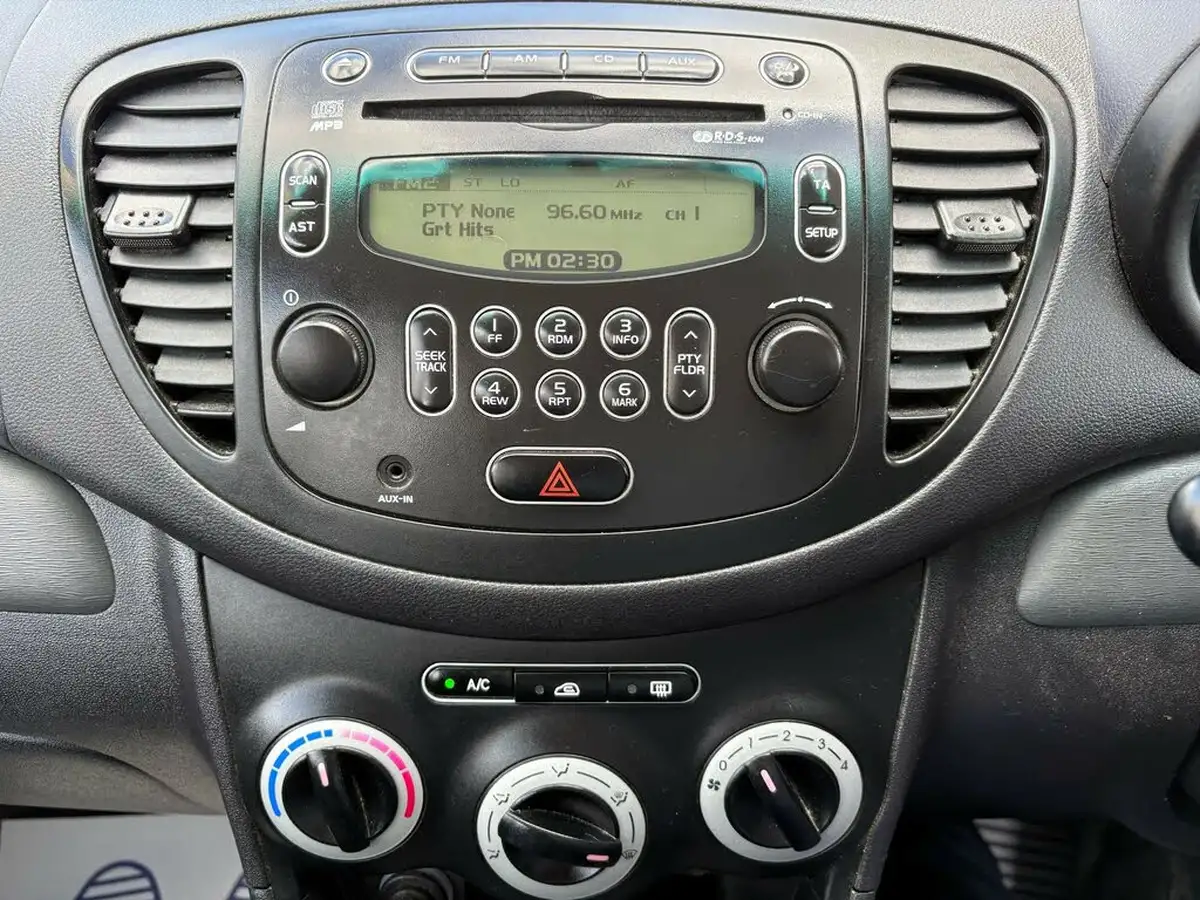 2009-hyundai-i10-12-comfort-76bhp-big-17