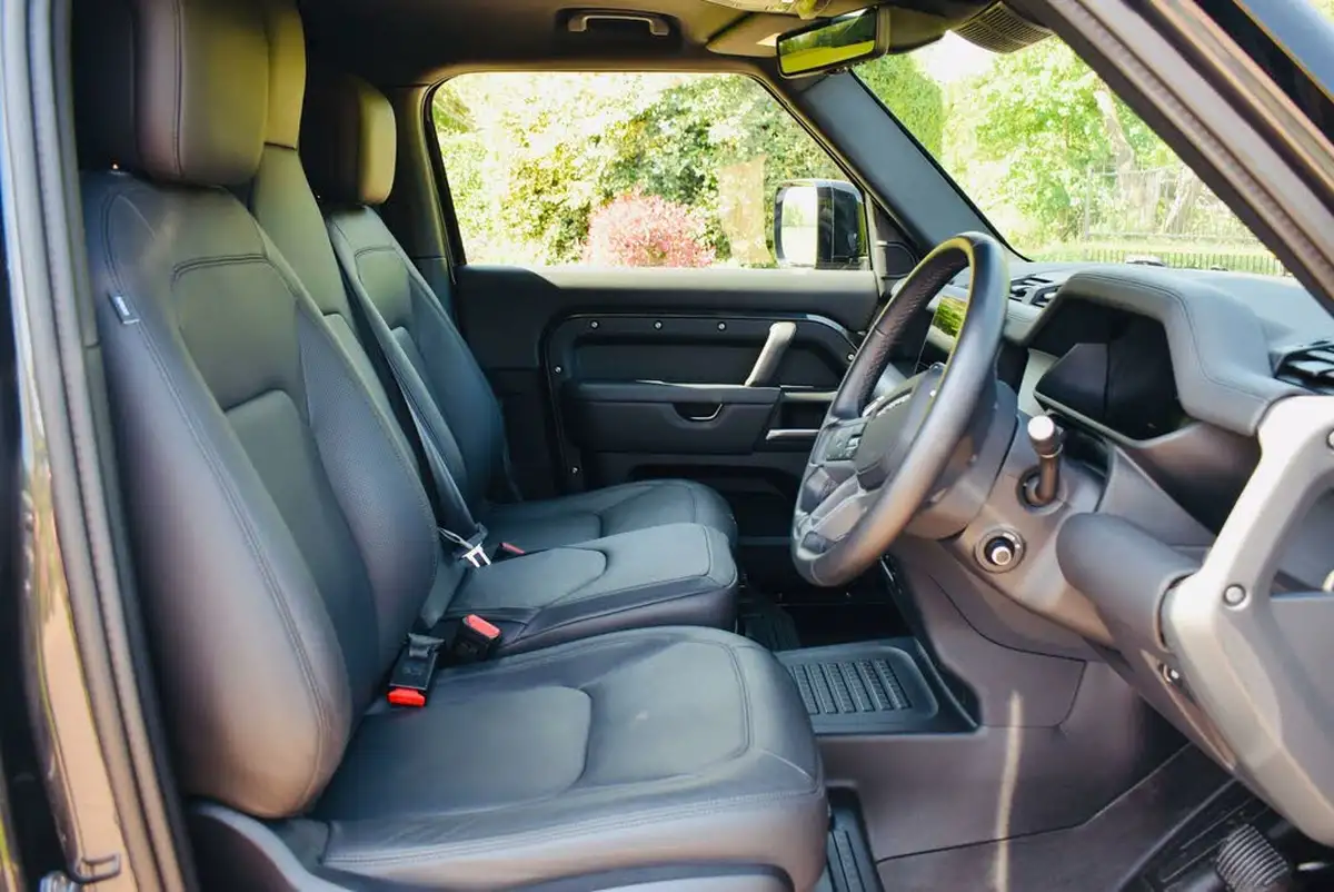 2024-land-rover-90-defender-30-d350-hard-top-x-dynamic-hse-90-big-9