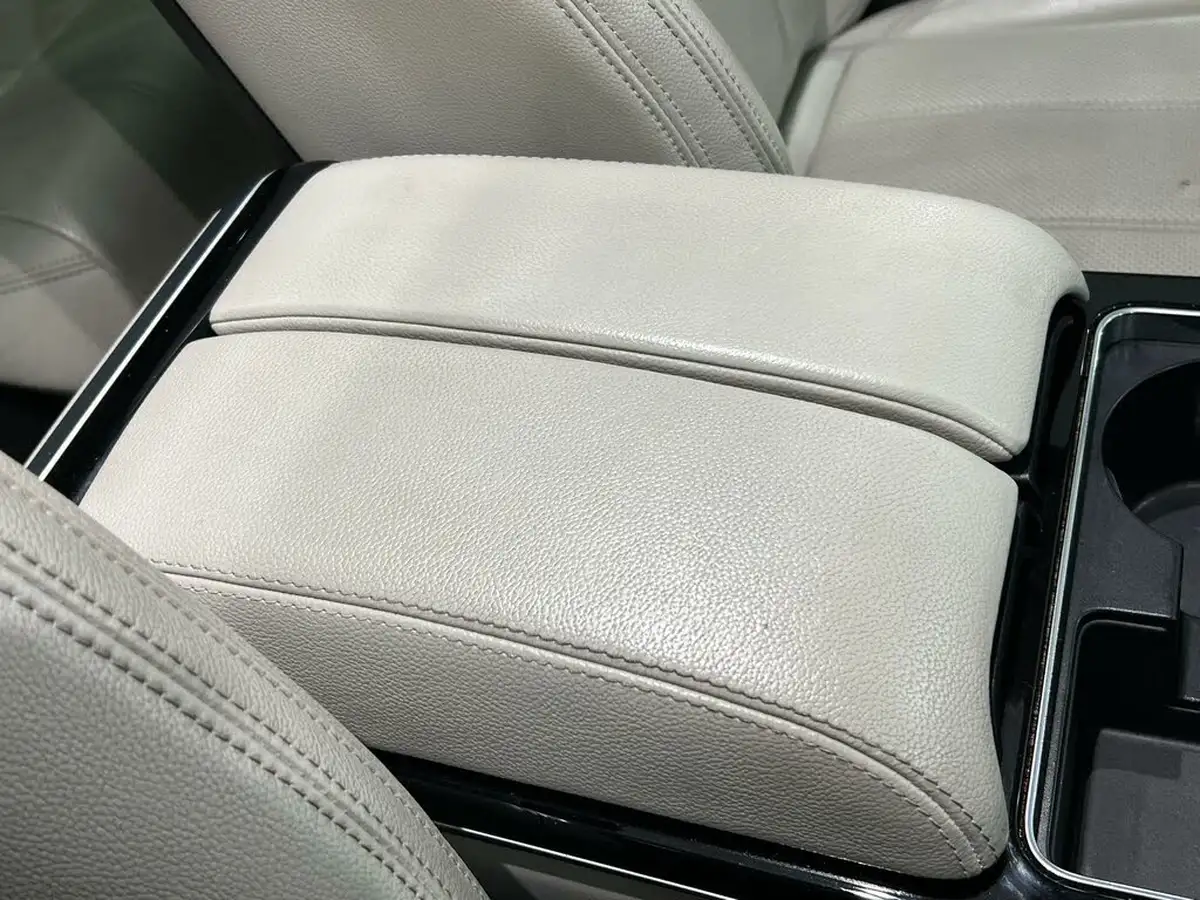 2017-land-rover-range-rover-velar-20-d240-s-big-46