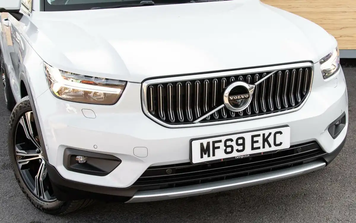 2019-volvo-xc40-20-t4-inscription-pro-awd-big-10