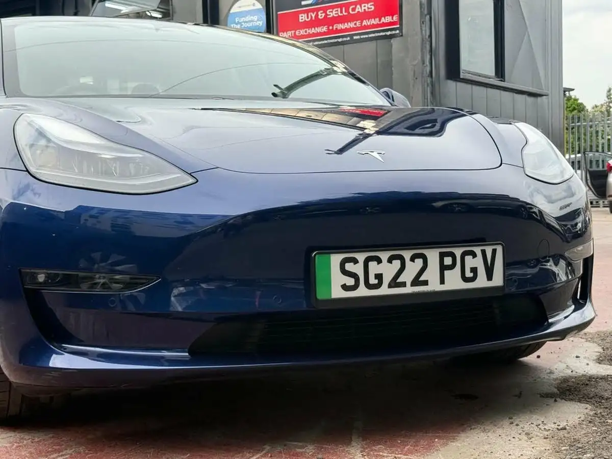 2022-tesla-model-3-e-long-range-big-23