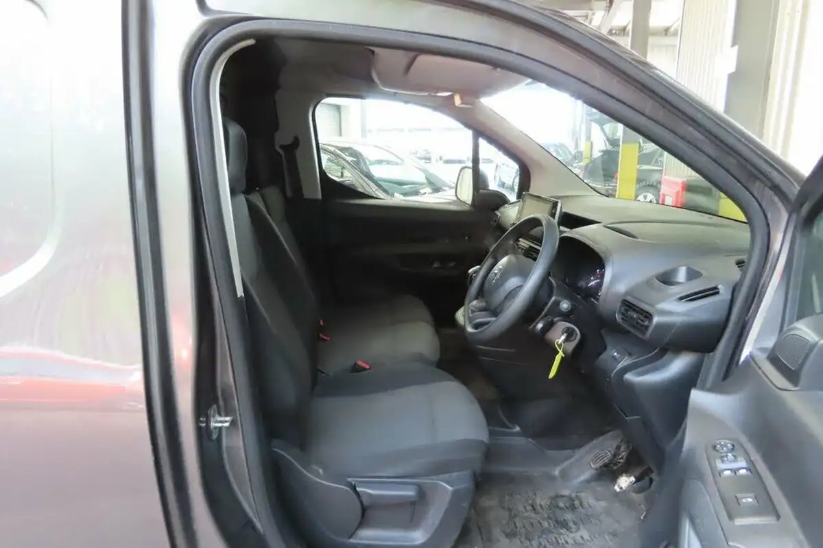 2021-citroen-berlingo-15bluehdi-1000-enterprise-100pseu6dt-e-ss-panel-big-6
