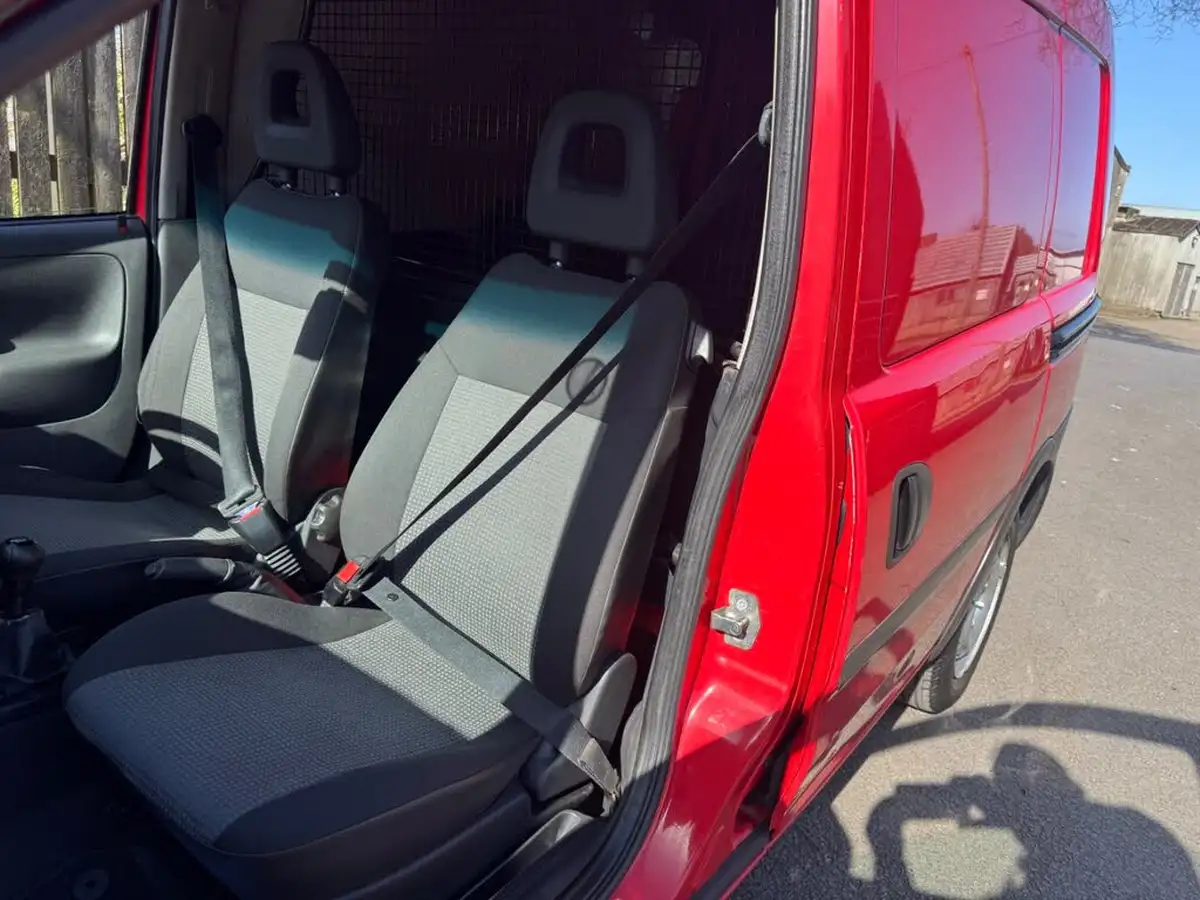 2010-vauxhall-combo-13td-1700-panel-big-14