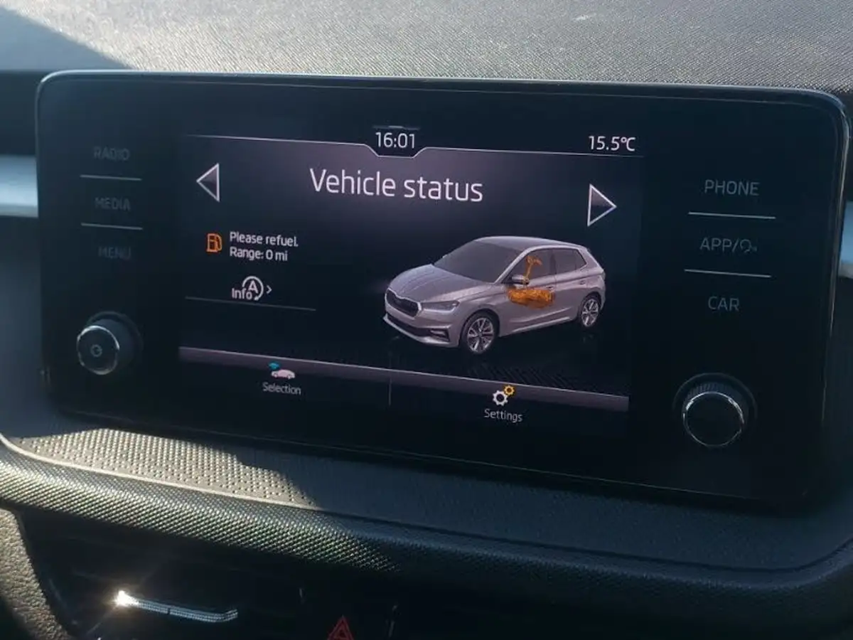 2022-skoda-fabia-10-tsi-colour-edition-109ps-big-17