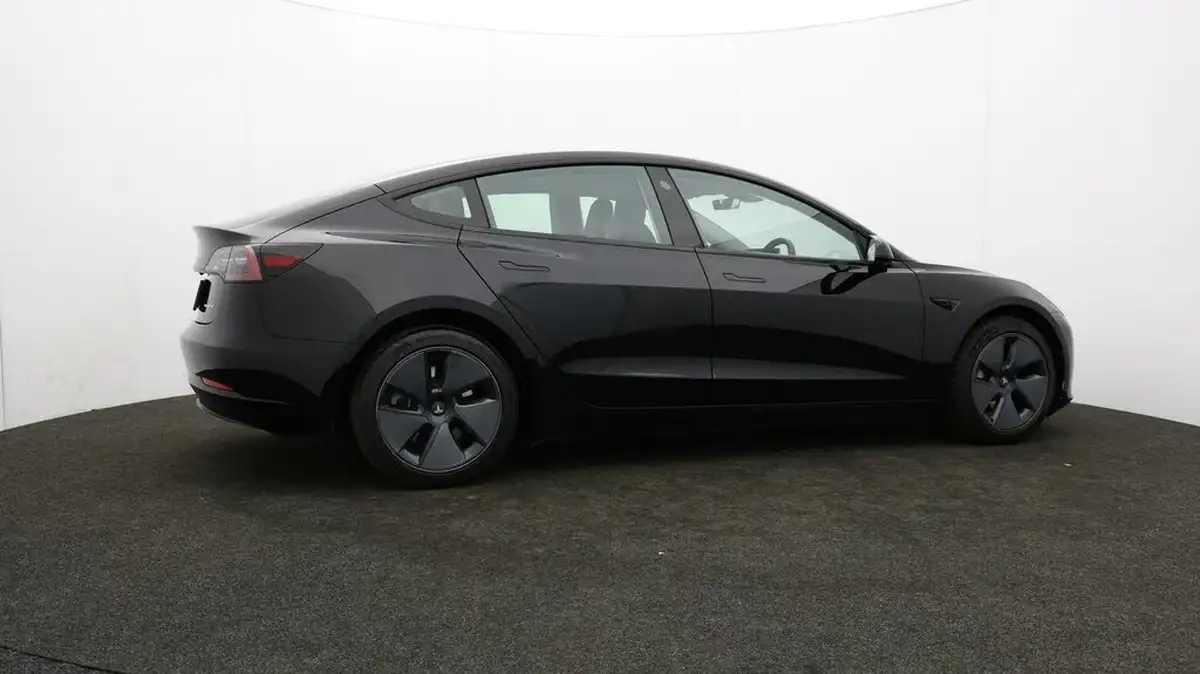 2021-tesla-model-3-e-long-range-awd-big-28
