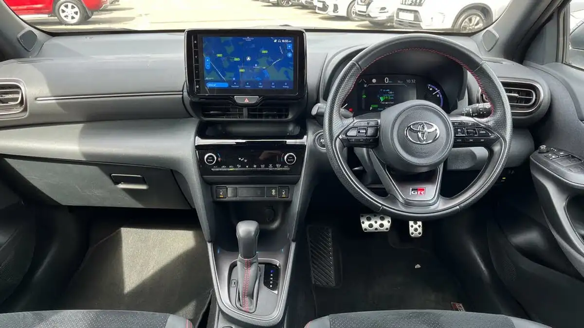 2022-toyota-yaris-cross-15-vvt-i-gr-sport-big-4