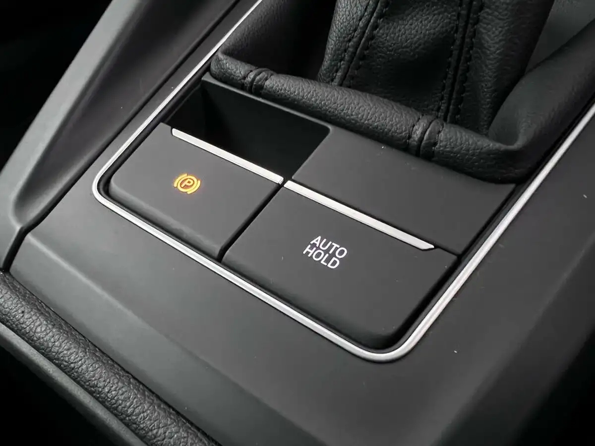 2021-volkswagen-golf-15-tsi-style-150ps-hatchback-big-26