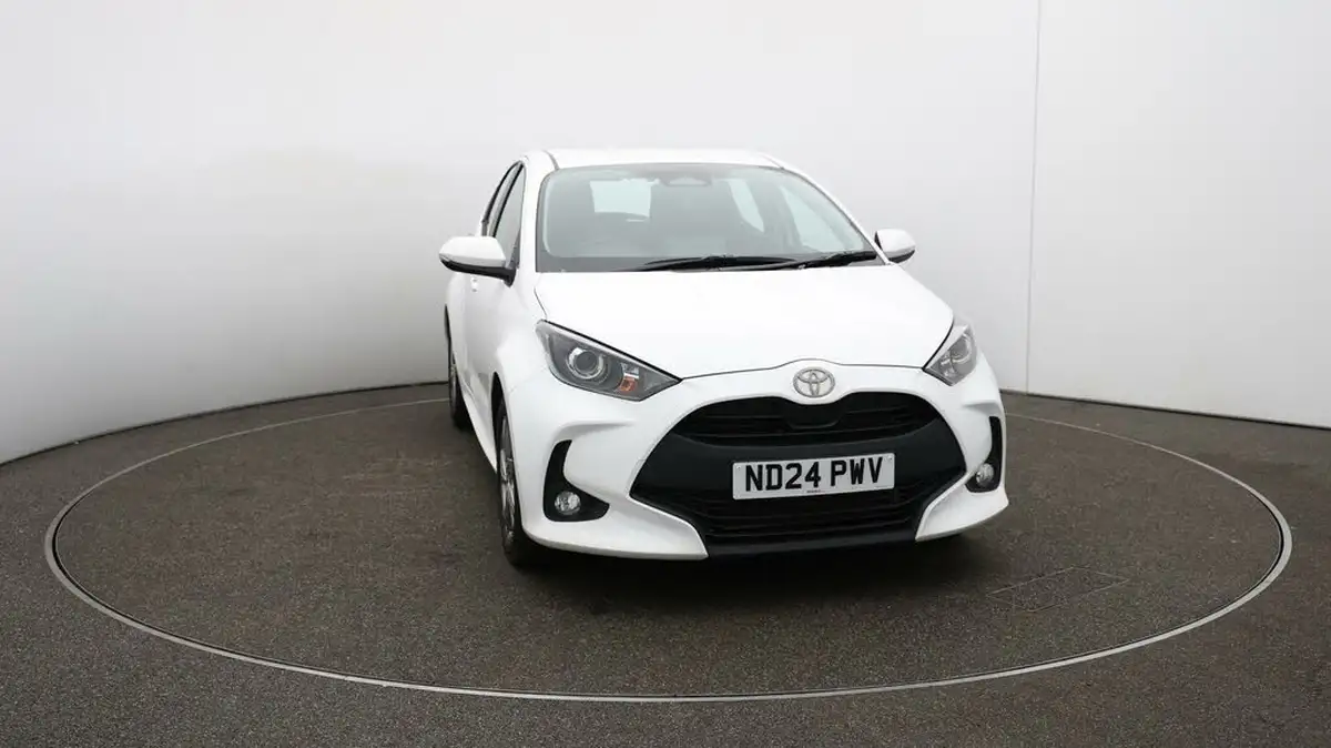 2024-toyota-yaris-15-vvt-i-icon-big-31
