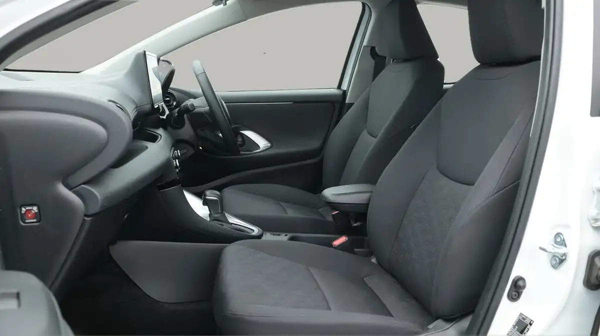 2024-toyota-yaris-15-vvt-i-icon-big-14