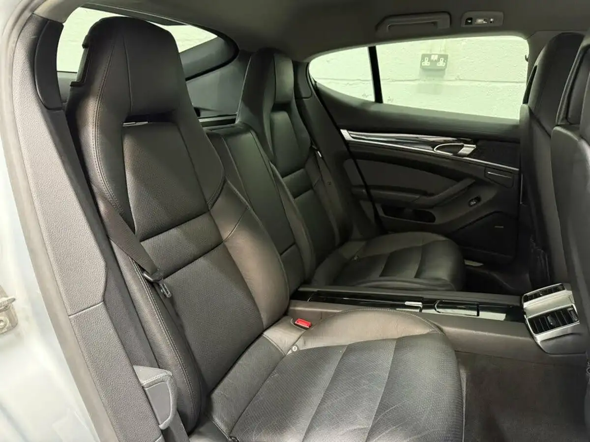 2014-porsche-panamera-30td-big-4