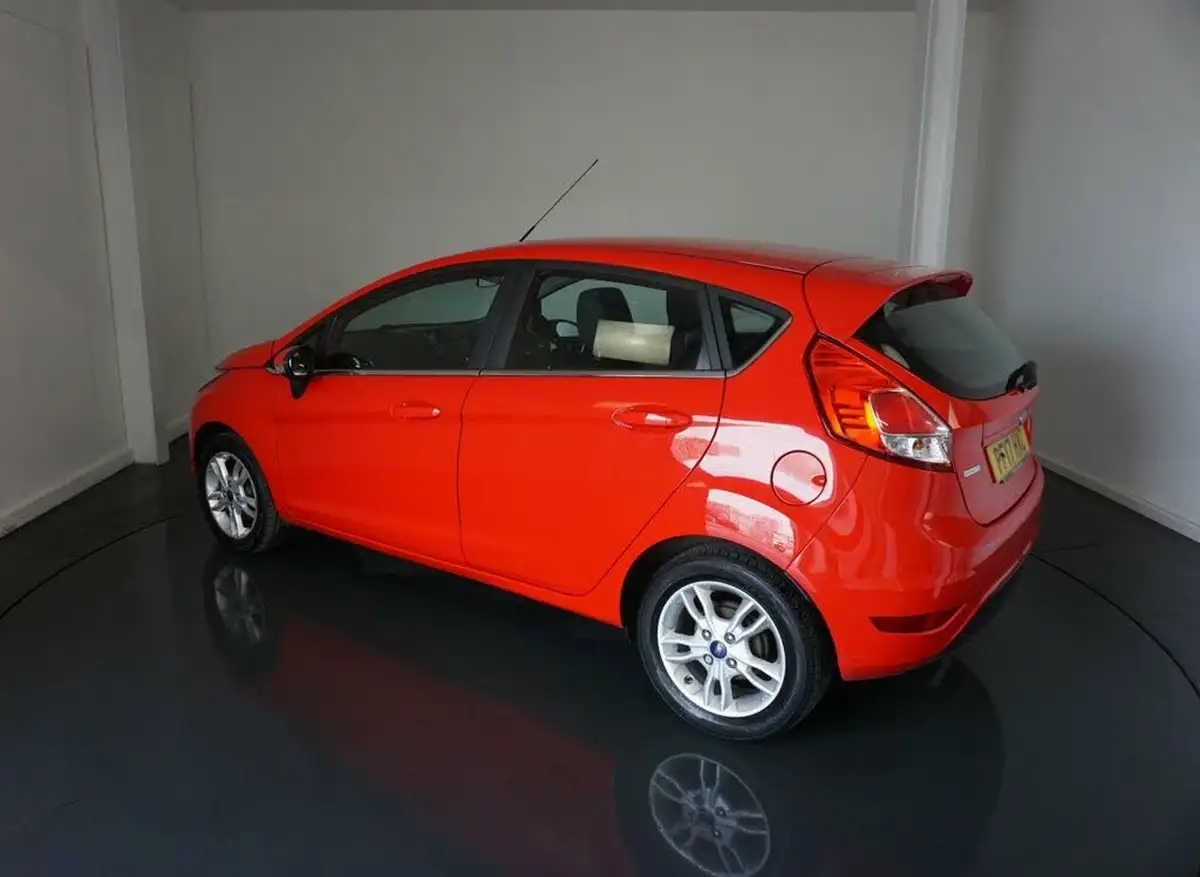 2017-ford-fiesta-10t-zetec-100ps-ecoboost-ss-5d-big-5