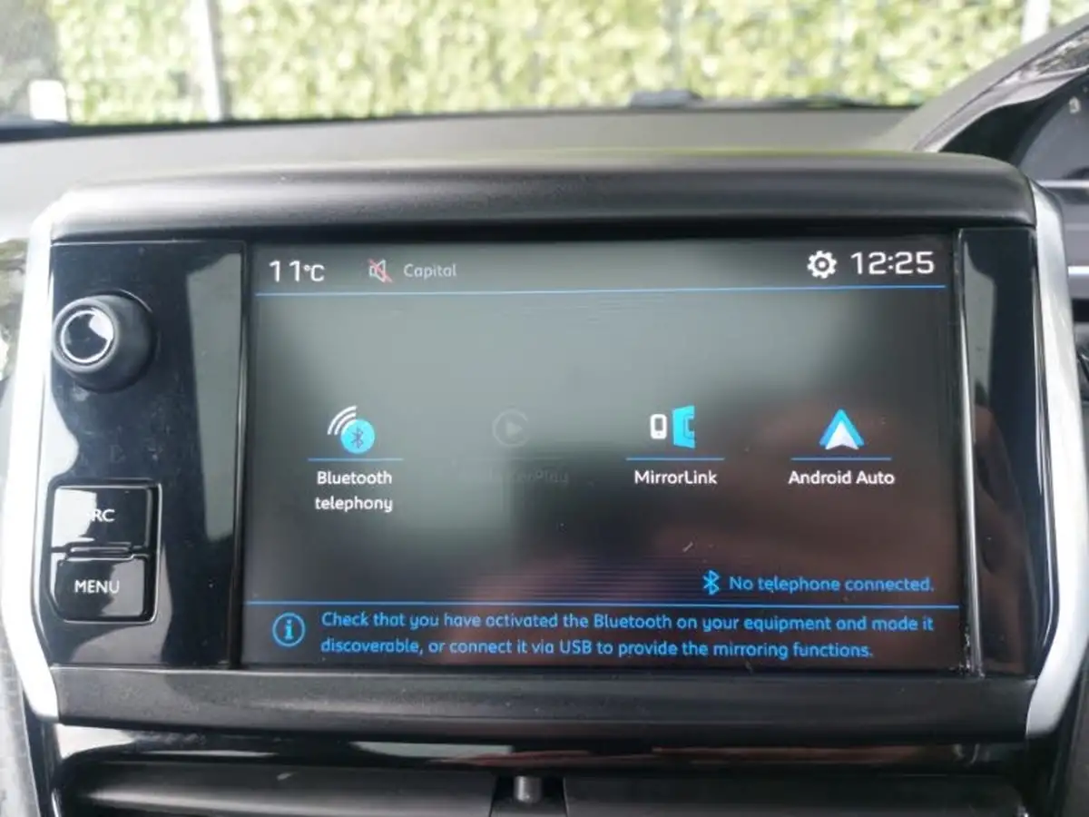 2017-peugeot-2008-suv-12-puretech-allure-110bhp-ss-big-10