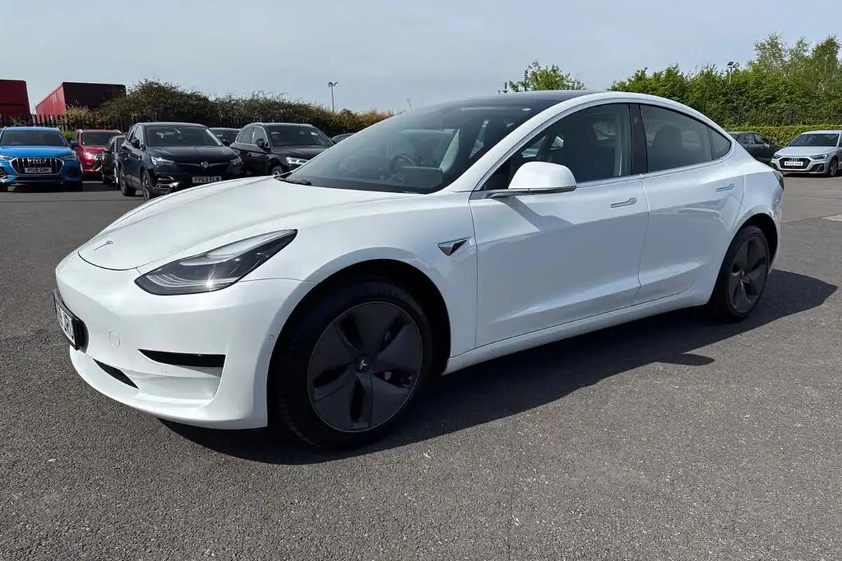 2019-tesla-model-3-e-standard-plus-big-26