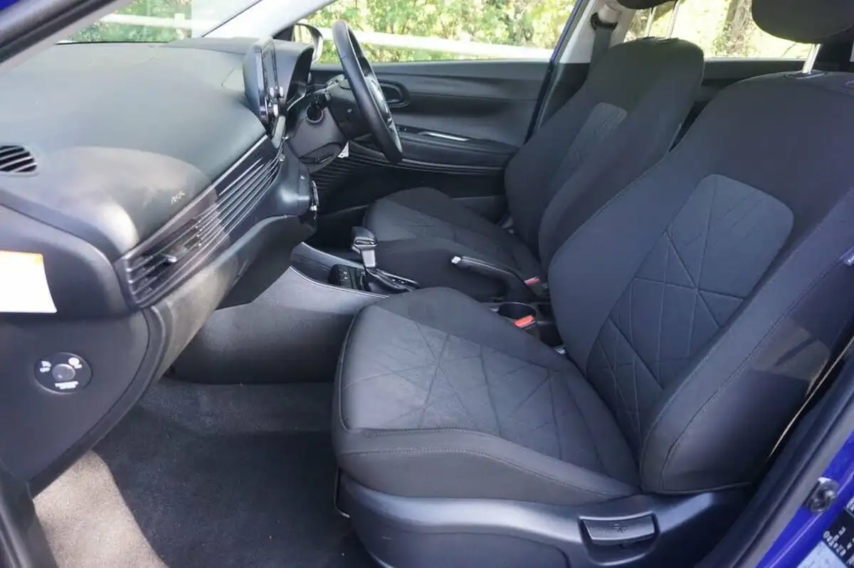 2022-hyundai-bayon-10-t-gdi-se-connect-dct-big-4
