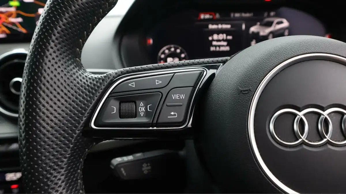 2019-audi-sq2-20-tfsi-big-22