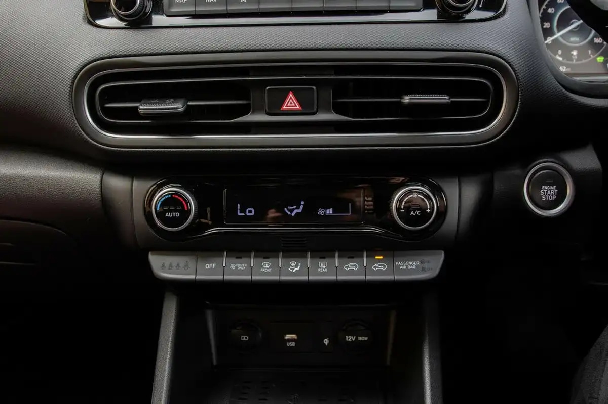 2022-hyundai-kona-16-gdi-premium-big-33