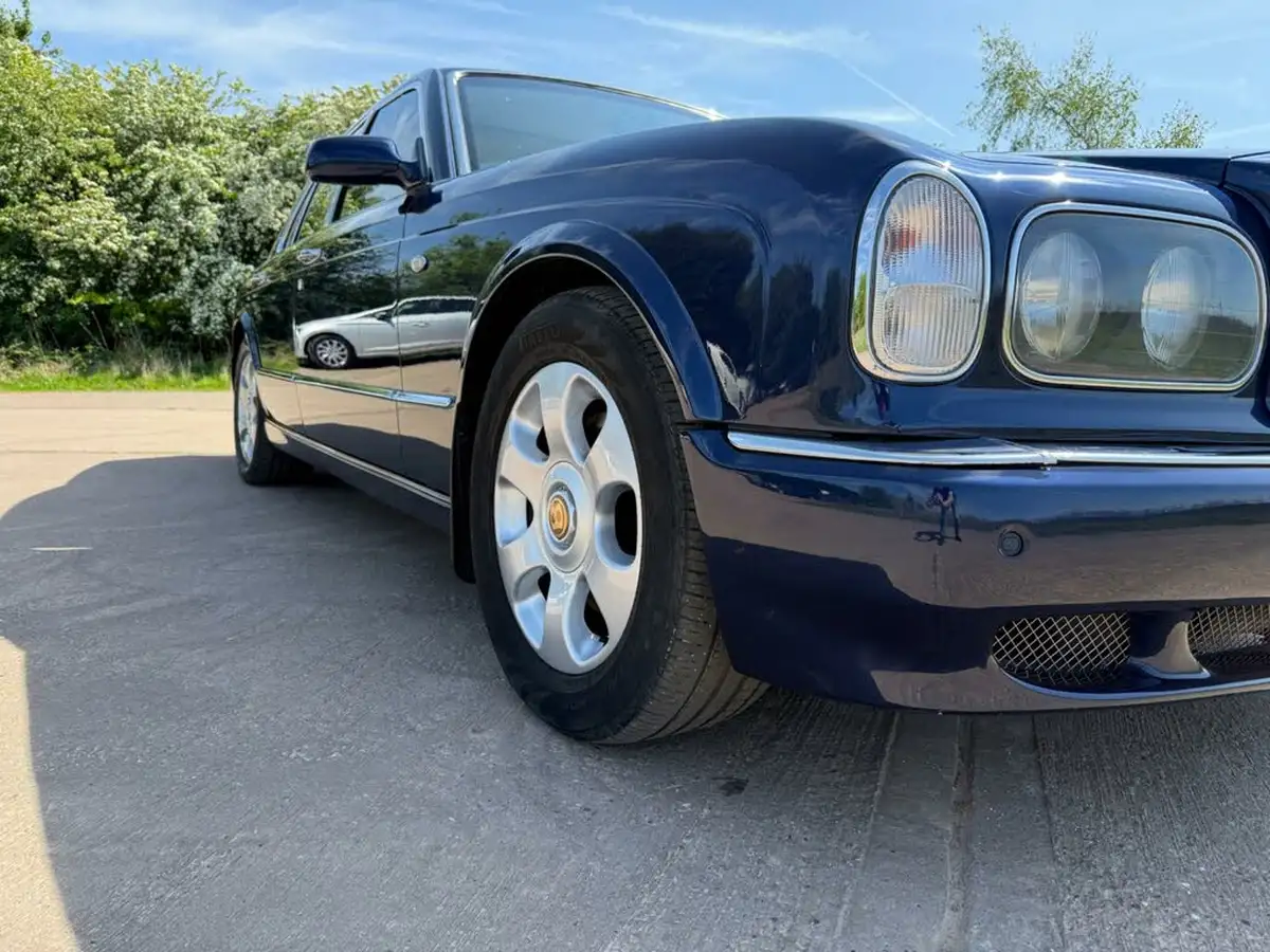 2002-bentley-arnage-68-r-big-17