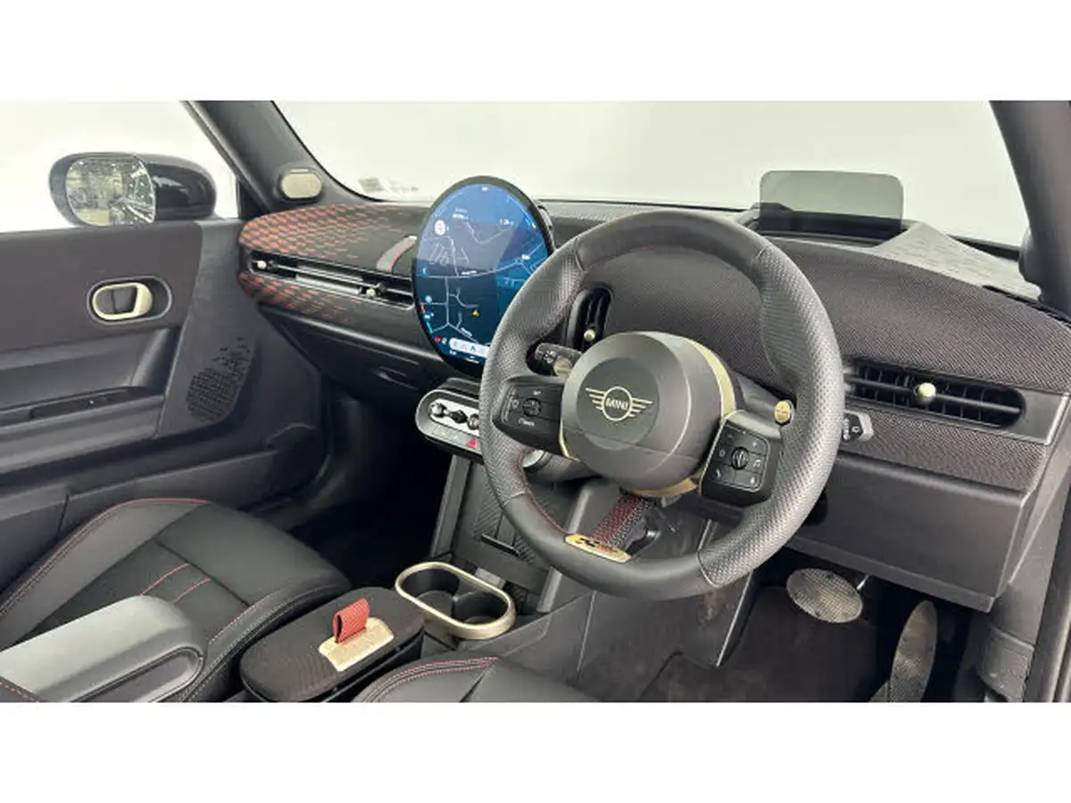 2024-mini-cooper-15-cooper-c-sport-3d-big-5
