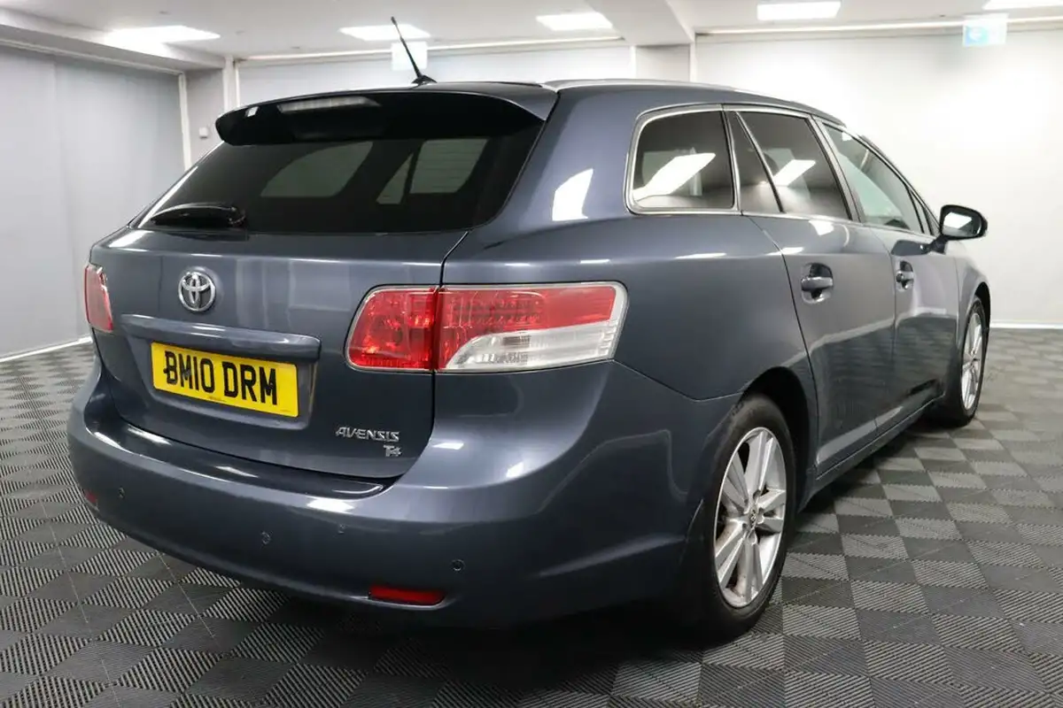 2010-toyota-avensis-20-t4-estate-5d-big-8