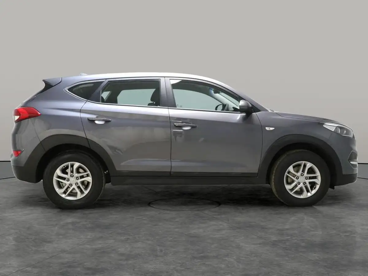 2017-hyundai-tucson-16-gdi-blue-drive-s-big-8