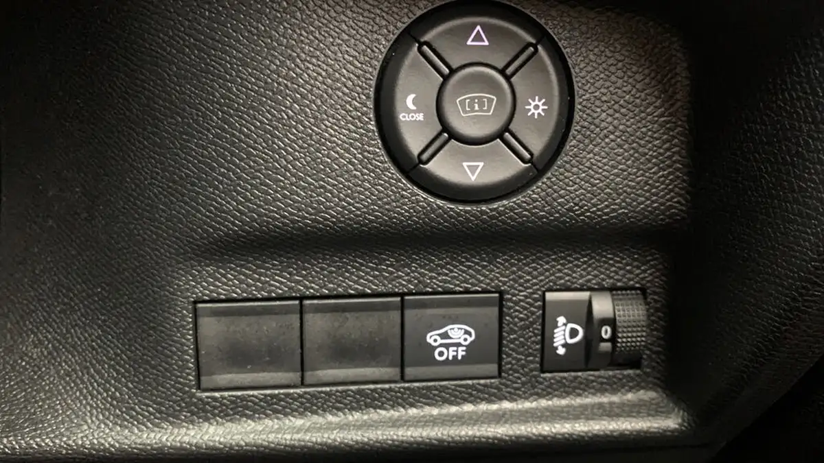 2023-citroen-c4-12-puretech-sense-plus-big-19