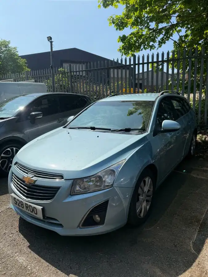 2012-chevrolet-cruze-17td-ltz-130ps-navss-station-wagon-5d-1686cc-big-2