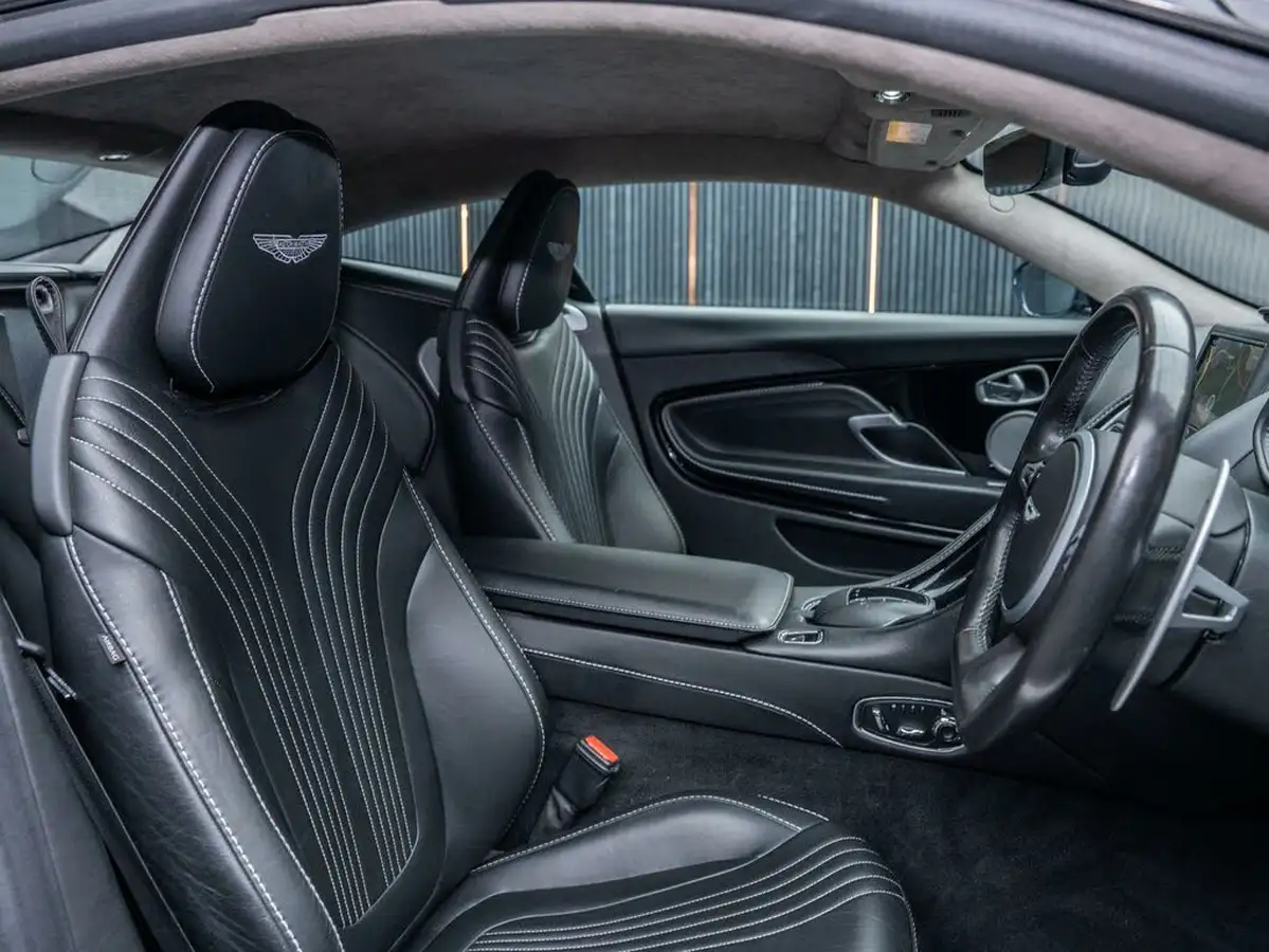 2019-aston-martin-db11-40-v8-big-1