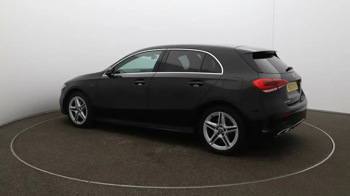 2021-mercedes-benz-a-class-13-a250e-amg-line-hatchback-5d-big-29