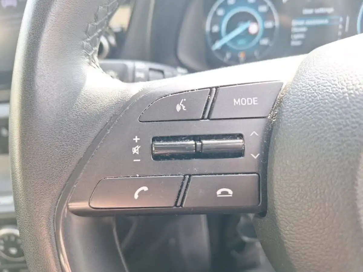 2022-hyundai-i20-10-t-gdi-se-connect-dct-big-13