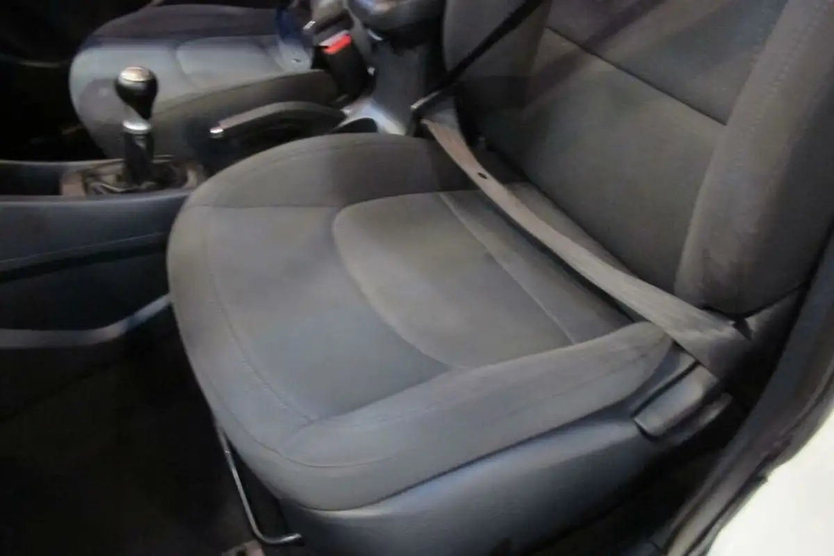 2012-kia-rio-125-2-5d-big-34