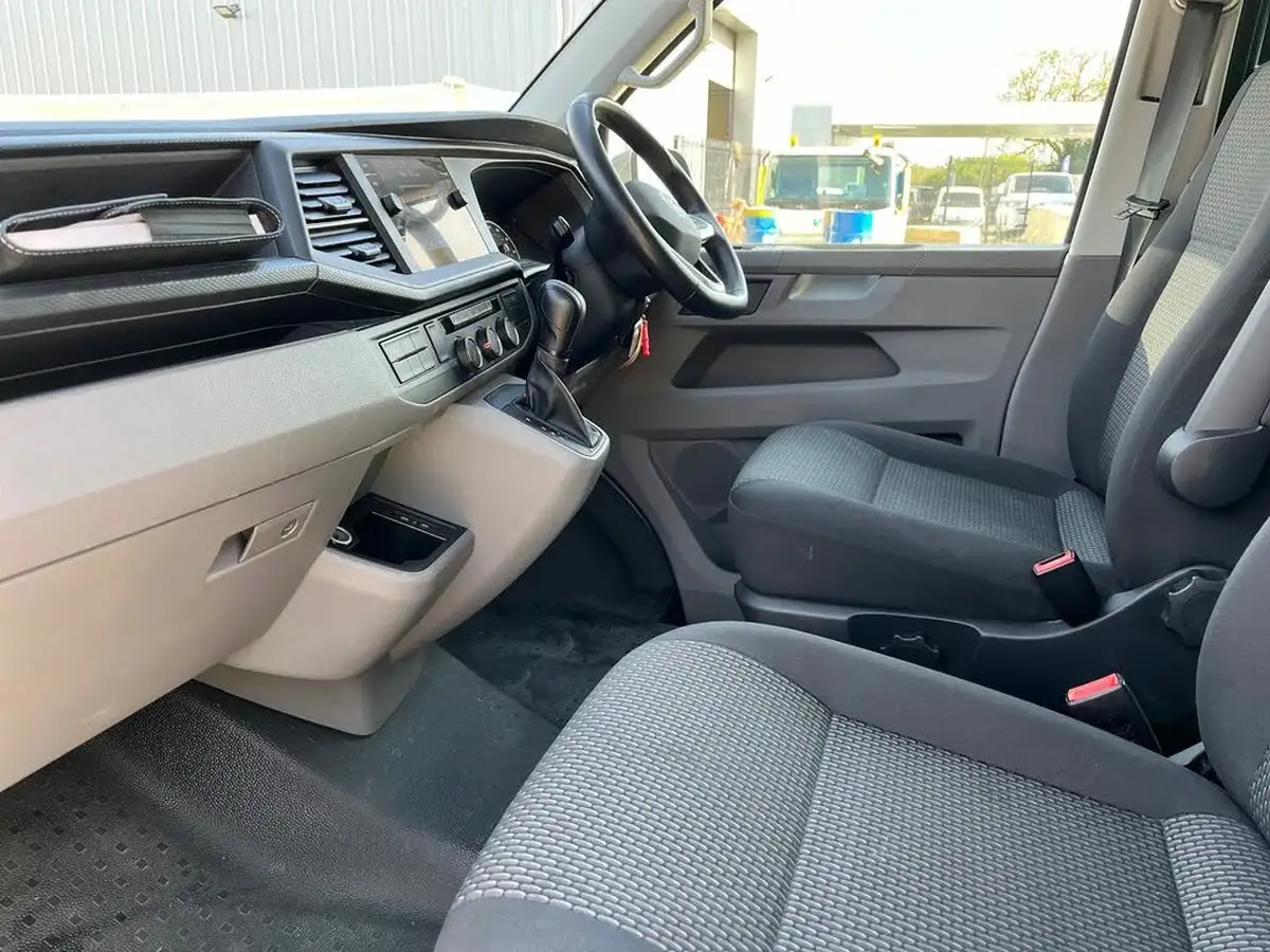 2022-volkswagen-transporter-20bitdi-t32-highline-bmt-lwb-4motion-kombi-big-6
