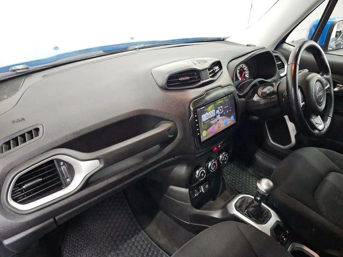 2015-jeep-renegade-14-longitude-big-16