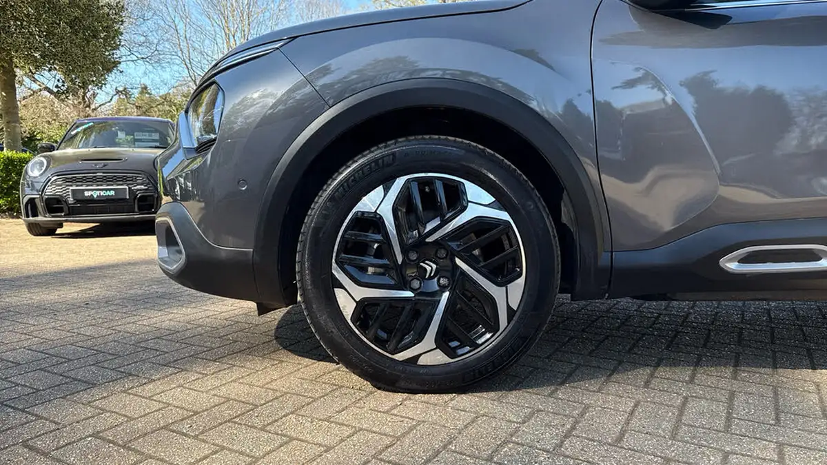 2024-citroen-c4-12-puretech-max-130ps-ss-eat8-big-13