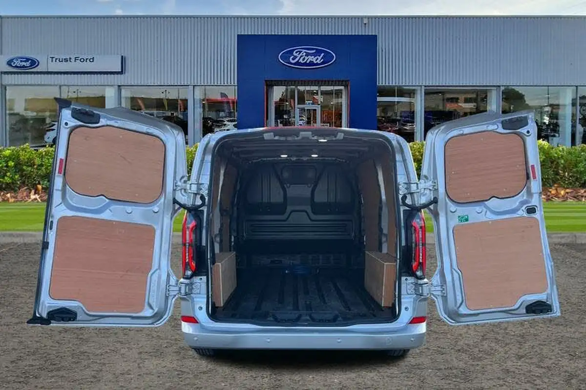 2024-ford-transit-custom-e-320-l1h1-limited-136ps-panel-van-big-5