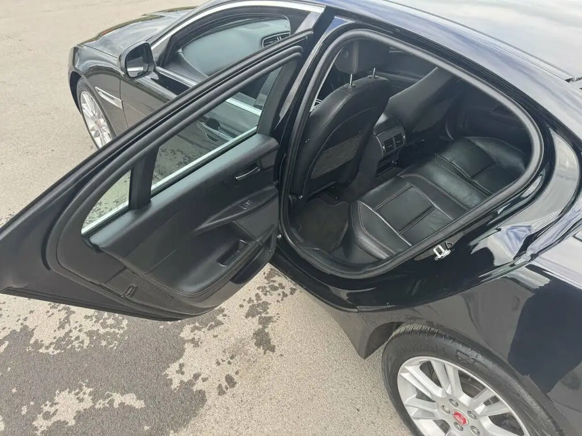 2017-jaguar-xe-20d-prestige-180ps-1999cc-auto-big-19