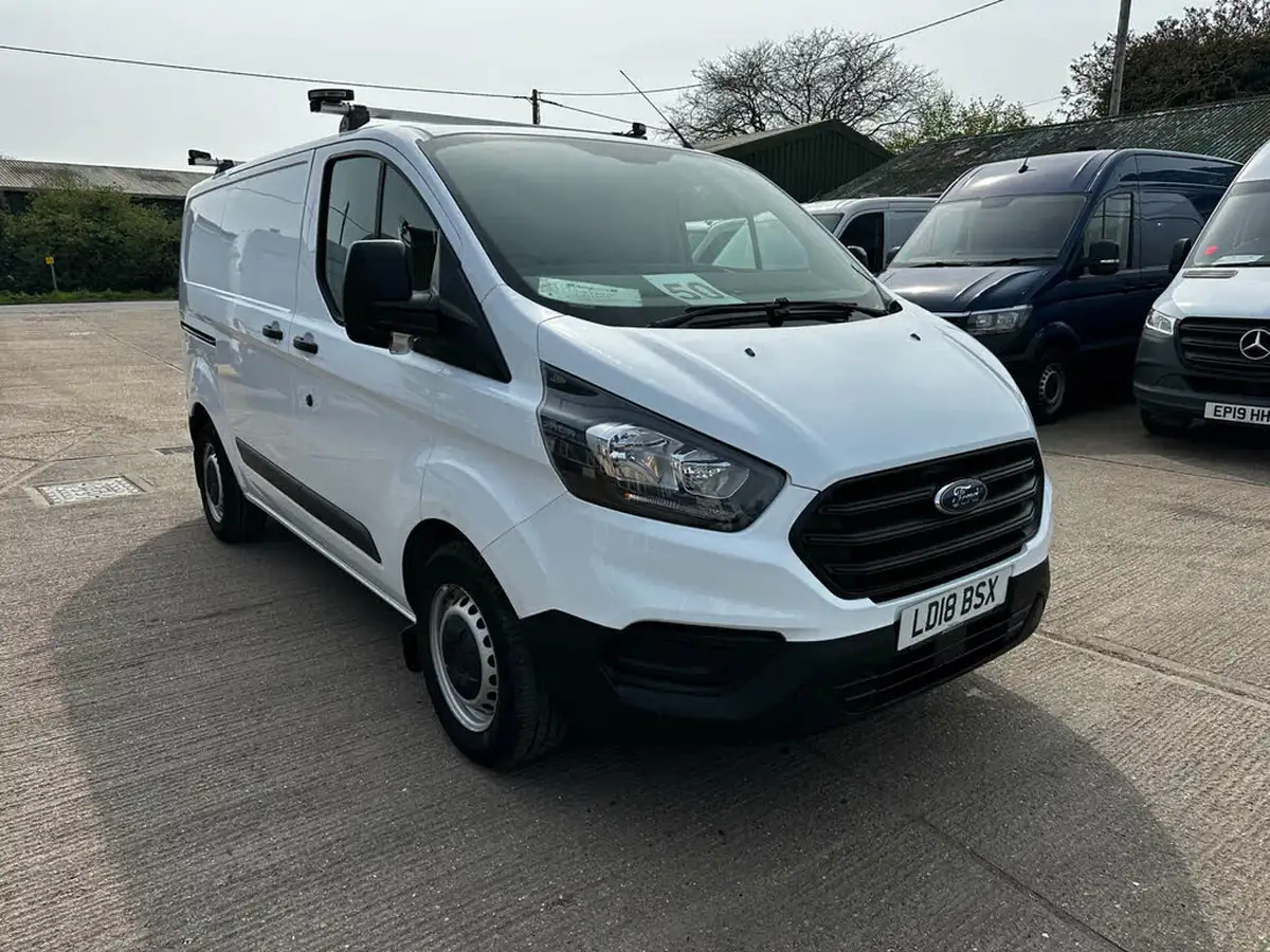 2018-ford-transit-custom-20tdci-320-l1h1-105pseu6-panel-van-big-1
