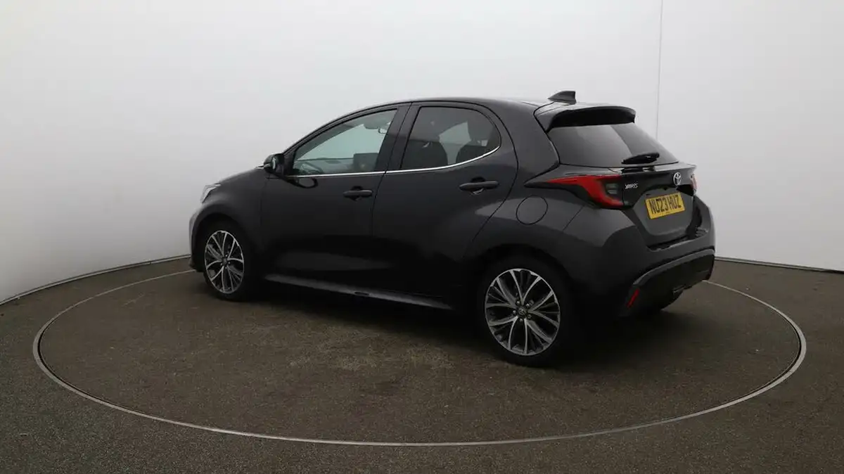2023-toyota-yaris-15-vvt-i-excel-big-26