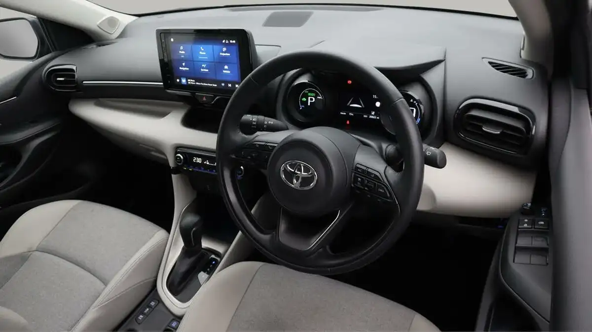 2023-toyota-yaris-15-vvt-i-excel-big-9