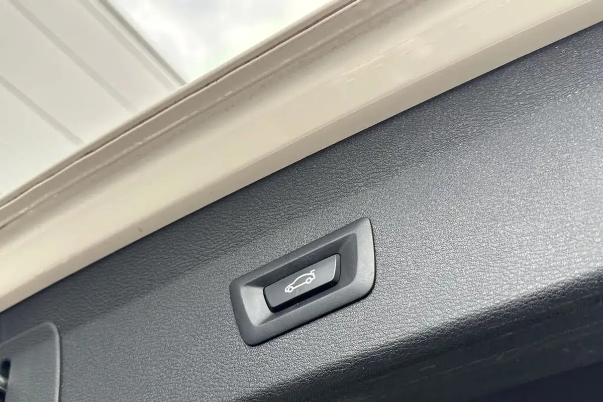 2021-bmw-x1-15-sdrive18i-sport-big-30