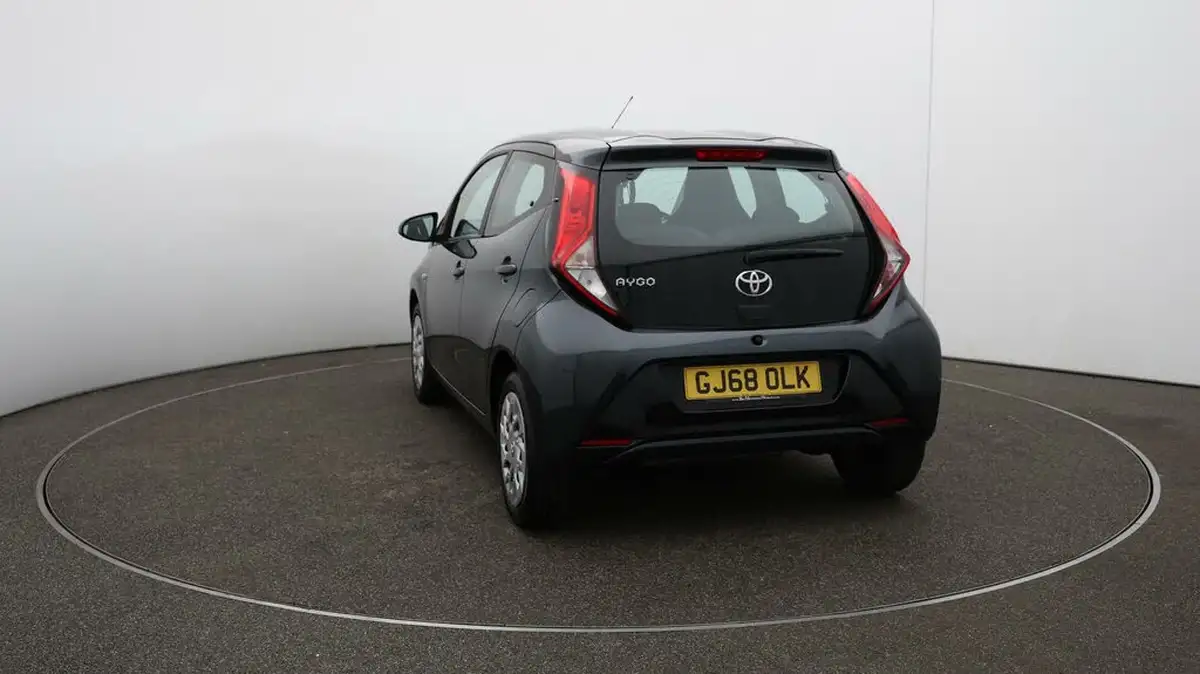 2018-toyota-aygo-10-vvt-i-x-play-71bhp-5d-big-51