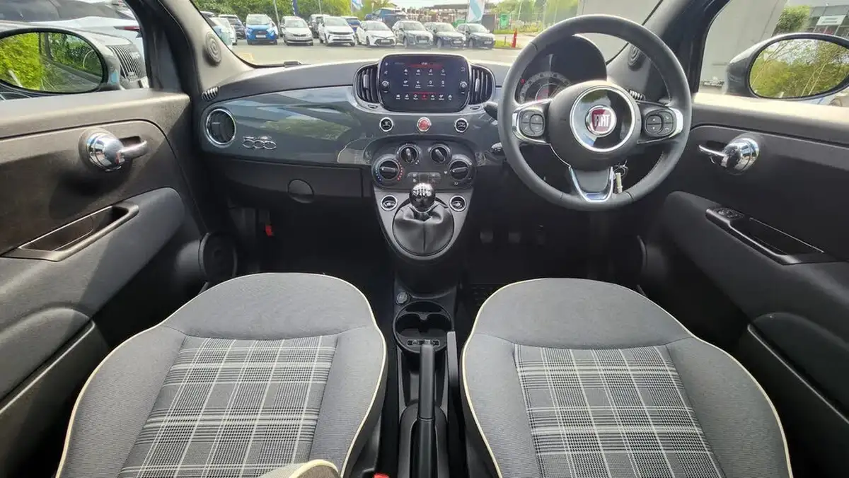 2020-fiat-500-10-lounge-big-22