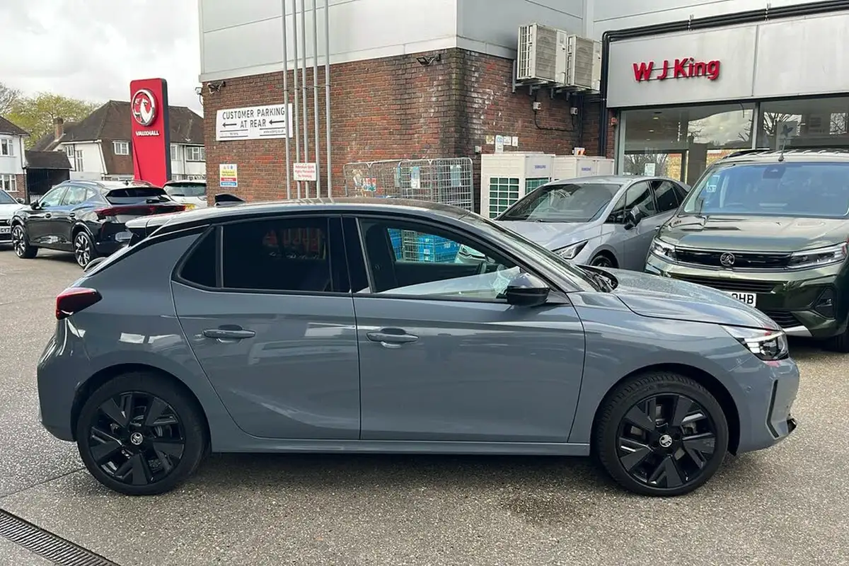 2024-vauxhall-corsa-e-ultimate-electric-156ps-51kwh-long-range-big-5