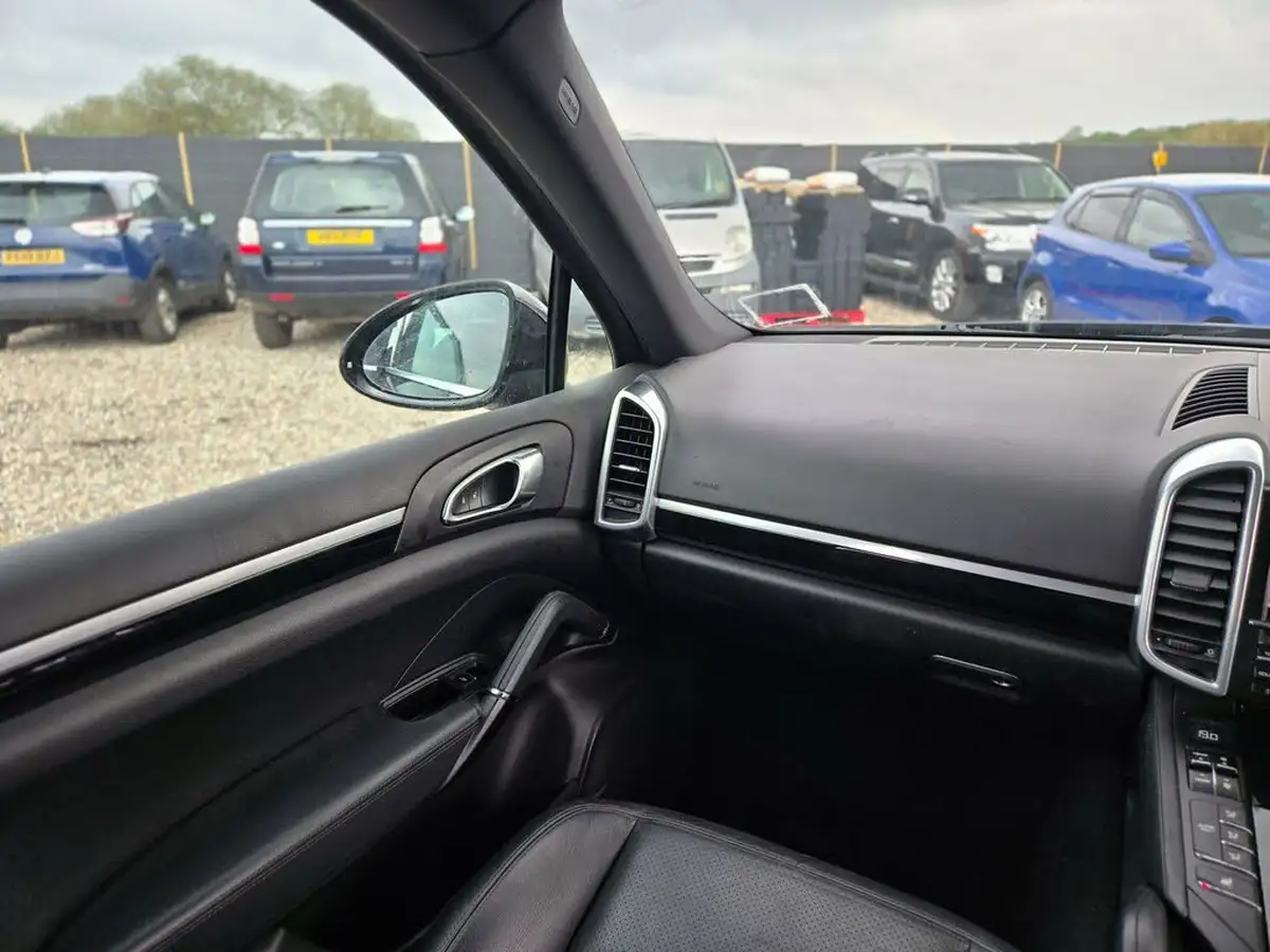 2015-porsche-cayenne-30td-big-72