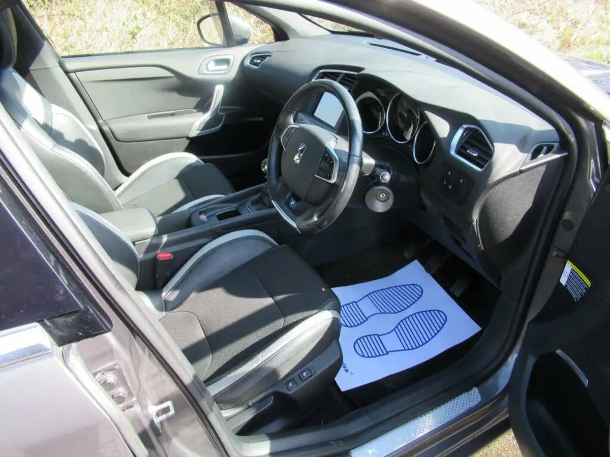 2015-citroen-ds4-16bluehdi-dstyle-nav-big-3