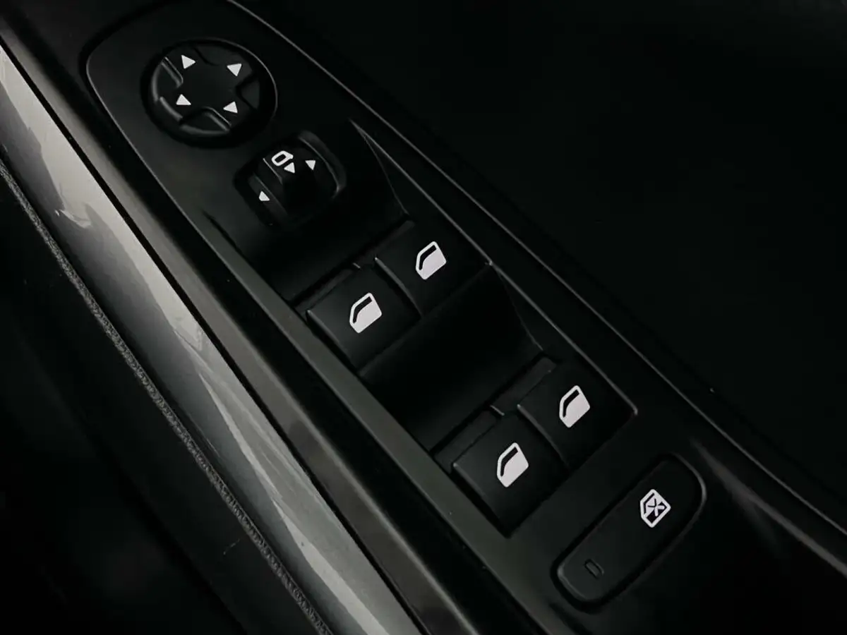 2019-vauxhall-grandland-x-12-elite-nav-ss-auto-big-25