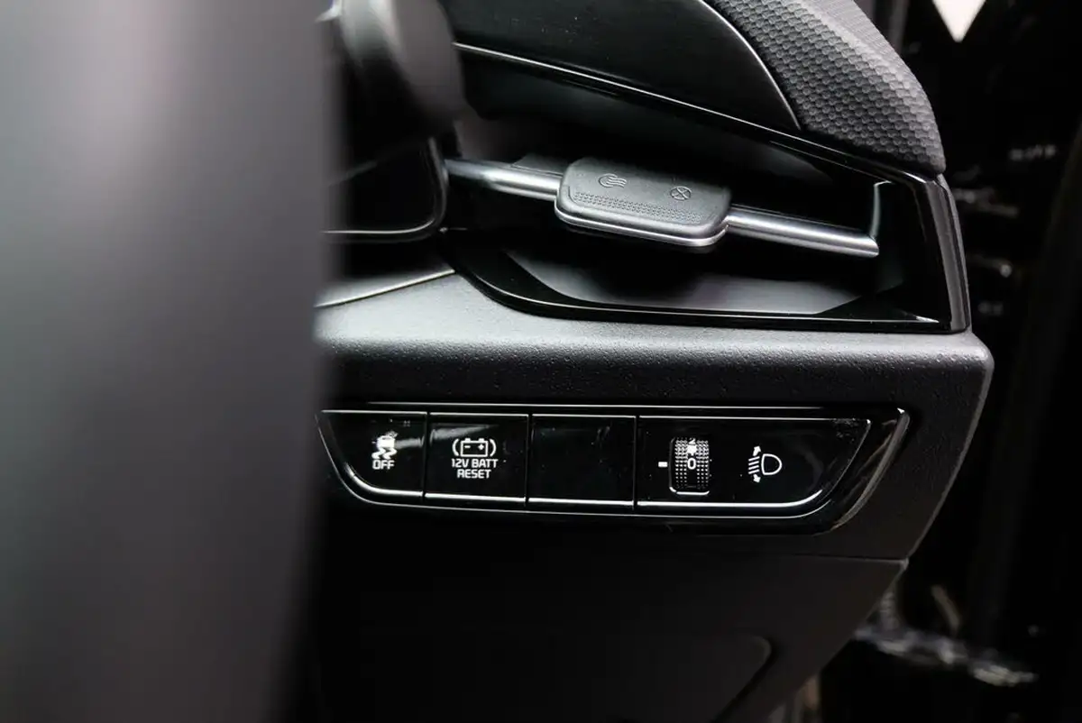 2024-kia-niro-16-gdi-127bhp-hev-132kwh-big-18
