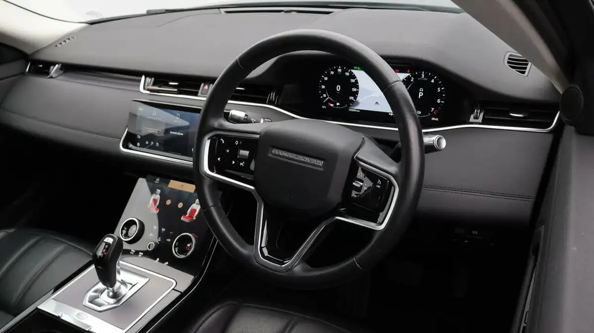 2021-land-rover-range-rover-evoque-15-p300e-se-big-9