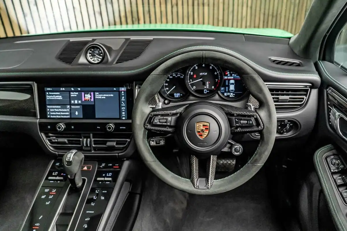 2024-porsche-macan-29-v6-gts-big-25