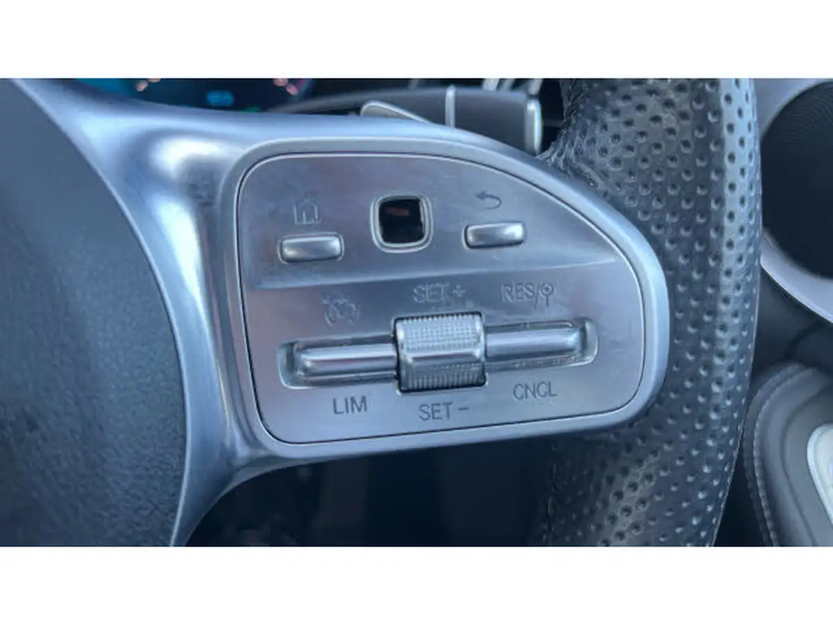 2018-mercedes-benz-c-class-15-c200-amg-line-premiumss-saloon-4d-big-24